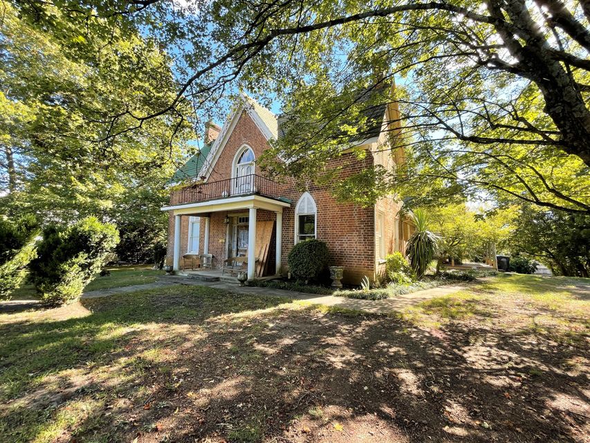 Photo #2: 403 Maple Avenue