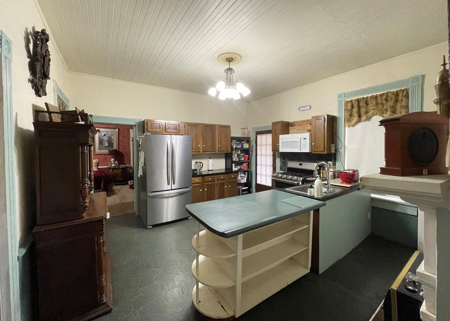 Photo #6: 403 Maple Avenue