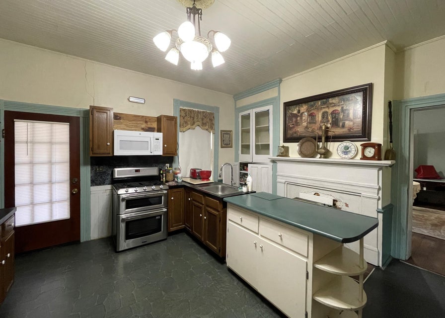 Photo #7: 403 Maple Avenue