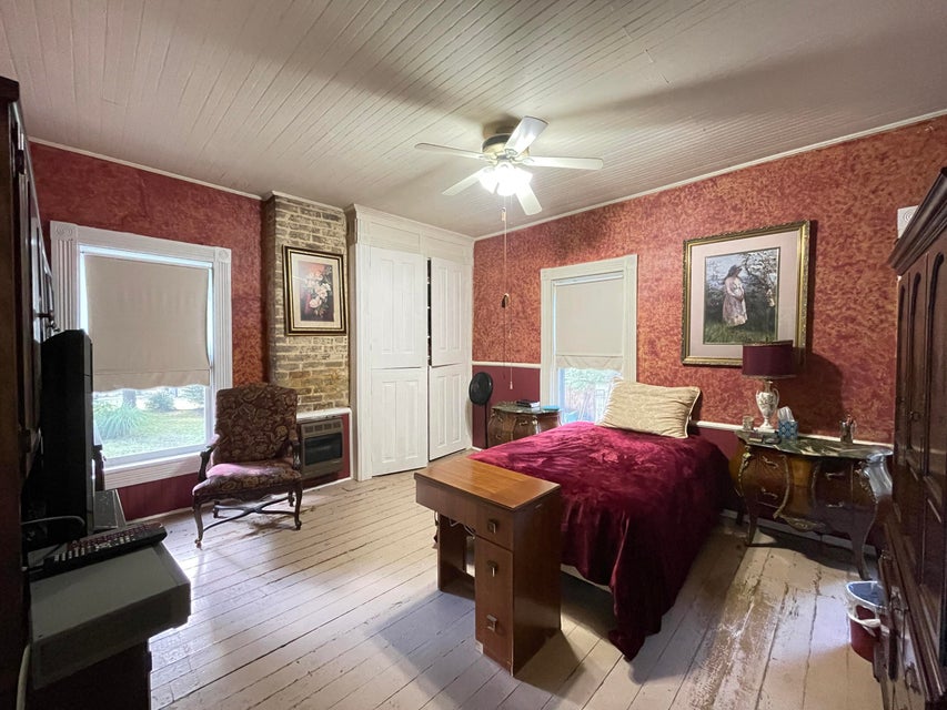 Photo #9: 403 Maple Avenue