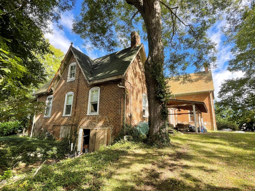 Photo #42: 403 Maple Avenue
