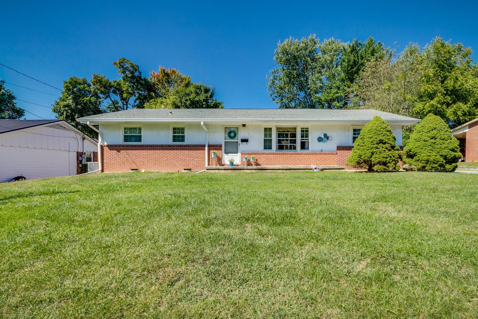 Photo #1: 806 Harding Avenue