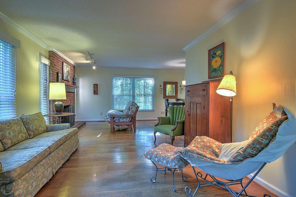 Photo #6: 401 Canongate Road