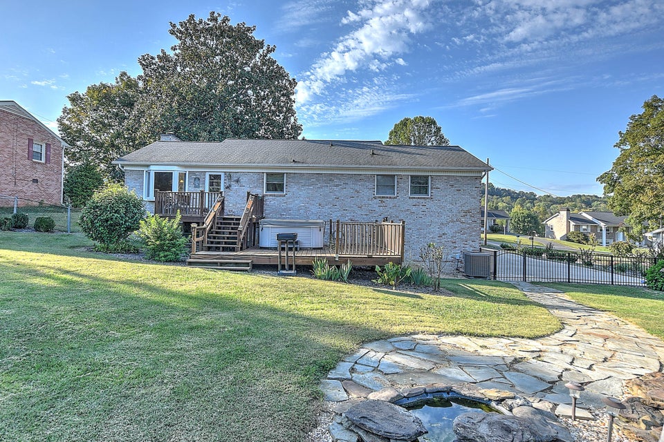 Photo #33: 835 Sir Echo Drive