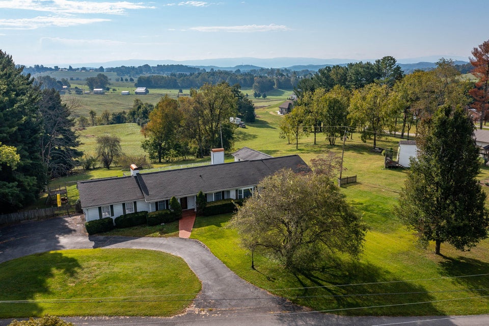 Photo #2: 15481 Briarwood Ln Lane