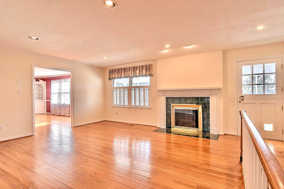 Photo #10: 15481 Briarwood Ln Lane