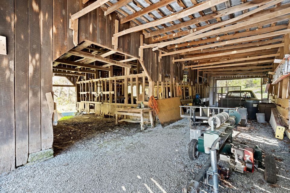 Photo #8: 323 Chippendell Lane