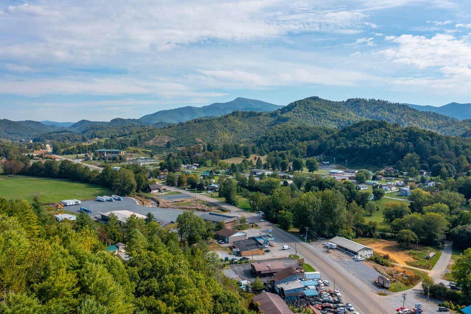 Photo #34: 129 Floyd Moody Road