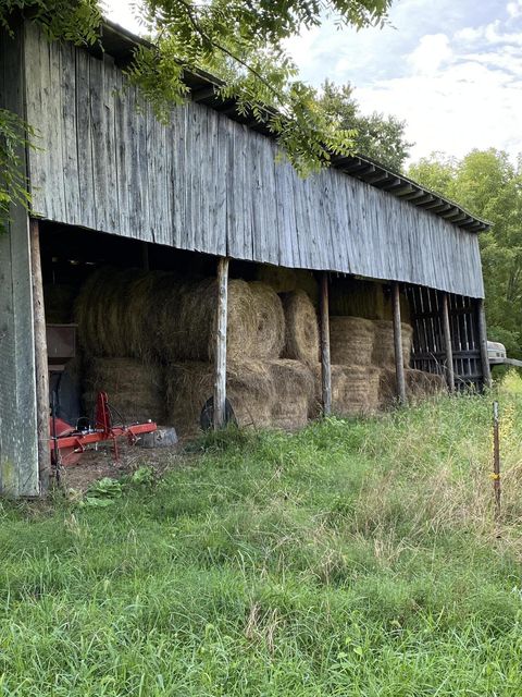 Photo #9: 902 Montgomery Hollow Road