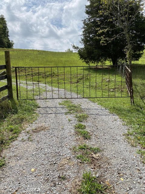 Photo #2: 902 Montgomery Hollow Road
