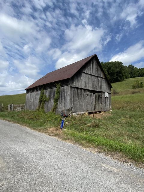 Photo #10: 902 Montgomery Hollow Road