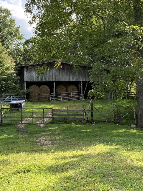 Photo #50: 902 Montgomery Hollow Road