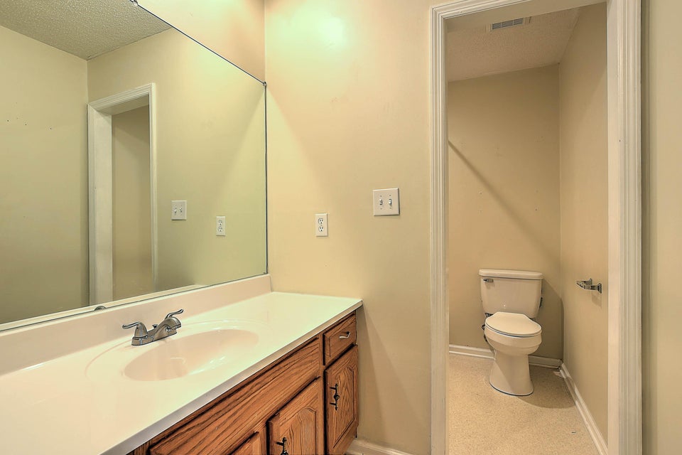 Photo #23: 1675 Celeste Avenue