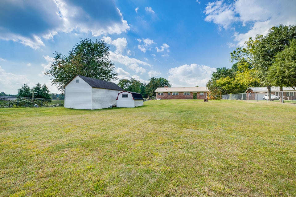 Photo #37: 1001 Huffine Road