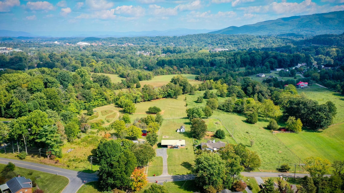 Photo #39: 1001 Huffine Road