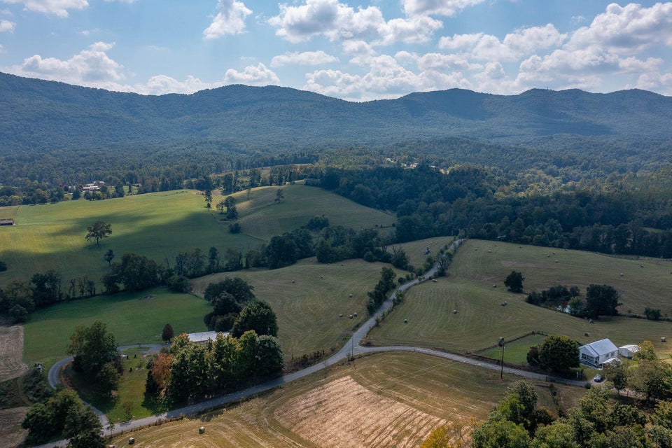 Photo #34: 2700 Little Meadow Creek Road