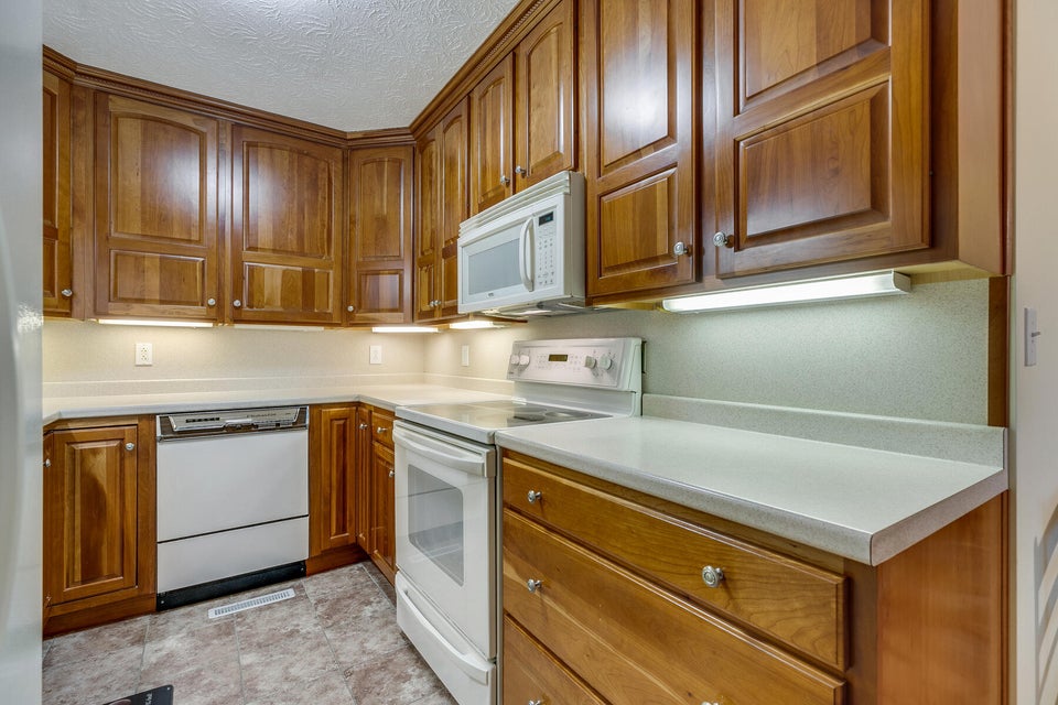 Photo #17: 1405 Hillmont Drive