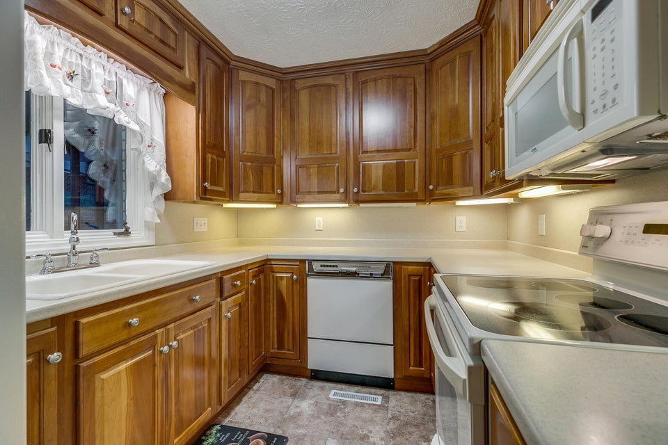 Photo #18: 1405 Hillmont Drive