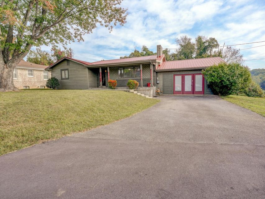 Photo #1: 400 Twin Oaks Drive