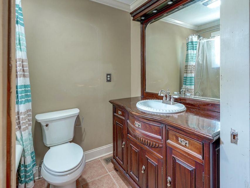 Photo #36: 400 Twin Oaks Drive