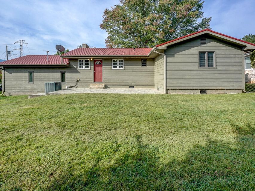 Photo #6: 400 Twin Oaks Drive