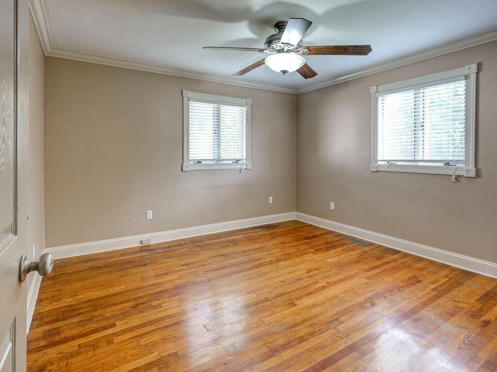 Photo #40: 400 Twin Oaks Drive