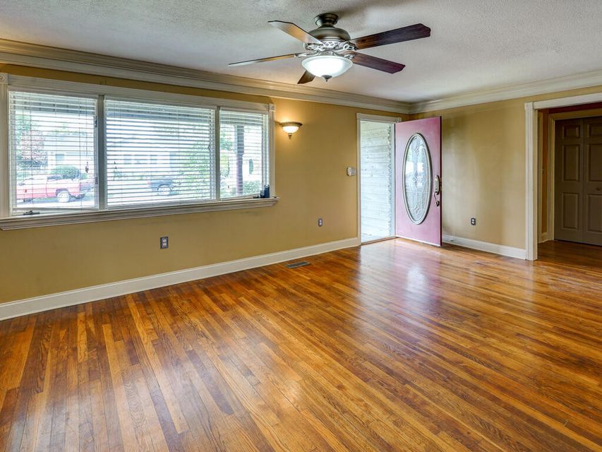 Photo #16: 400 Twin Oaks Drive