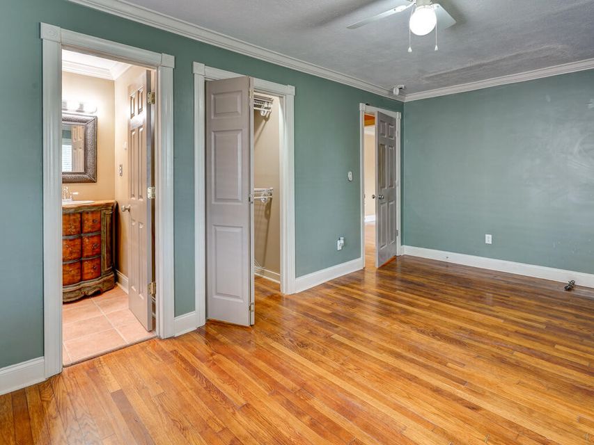 Photo #33: 400 Twin Oaks Drive