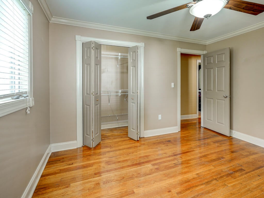 Photo #41: 400 Twin Oaks Drive