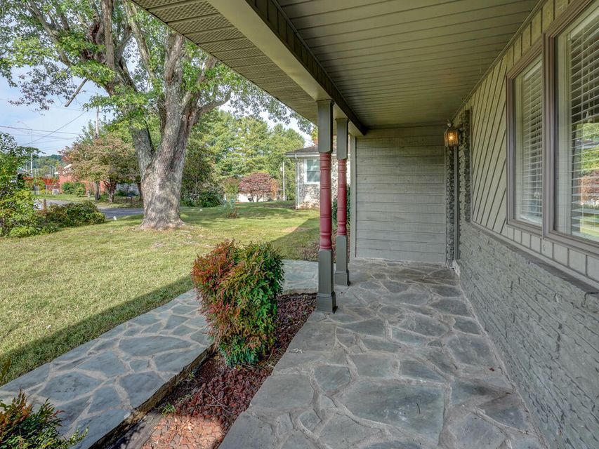 Photo #14: 400 Twin Oaks Drive