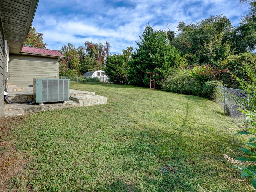 Photo #12: 400 Twin Oaks Drive