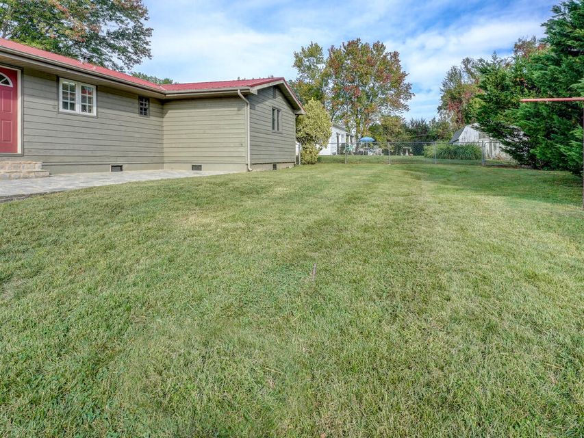 Photo #9: 400 Twin Oaks Drive