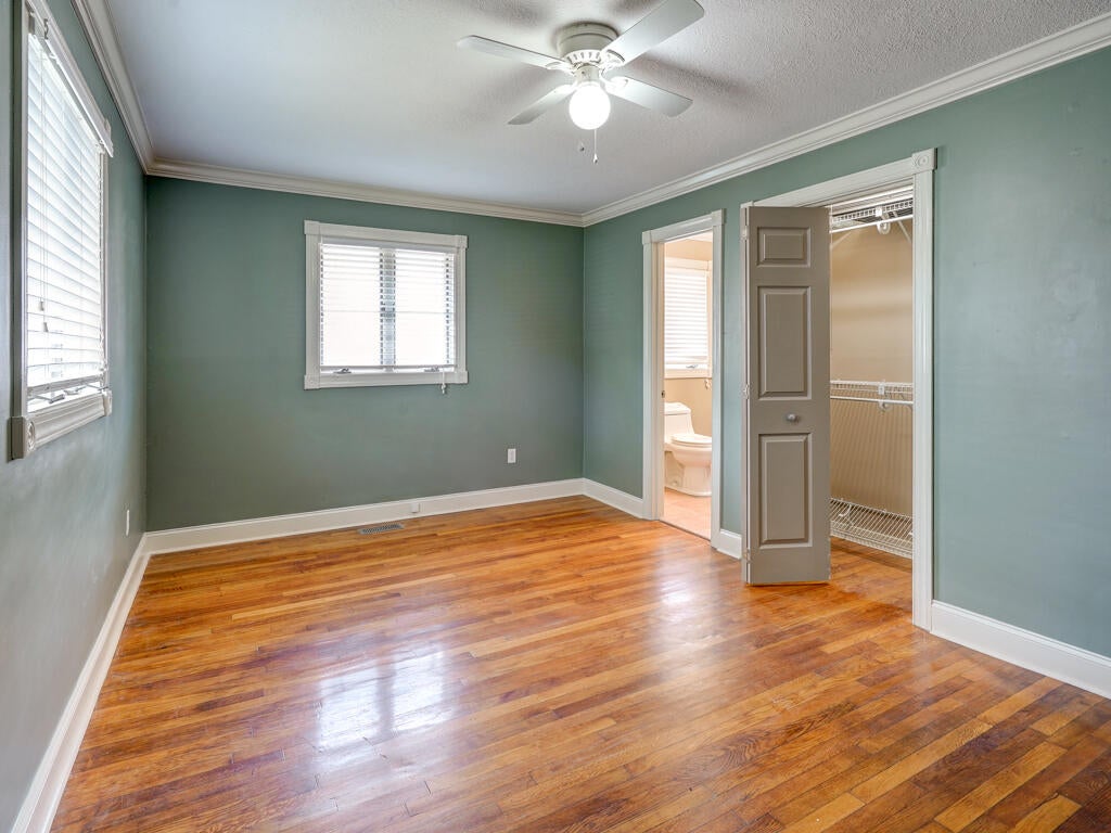 Photo #32: 400 Twin Oaks Drive