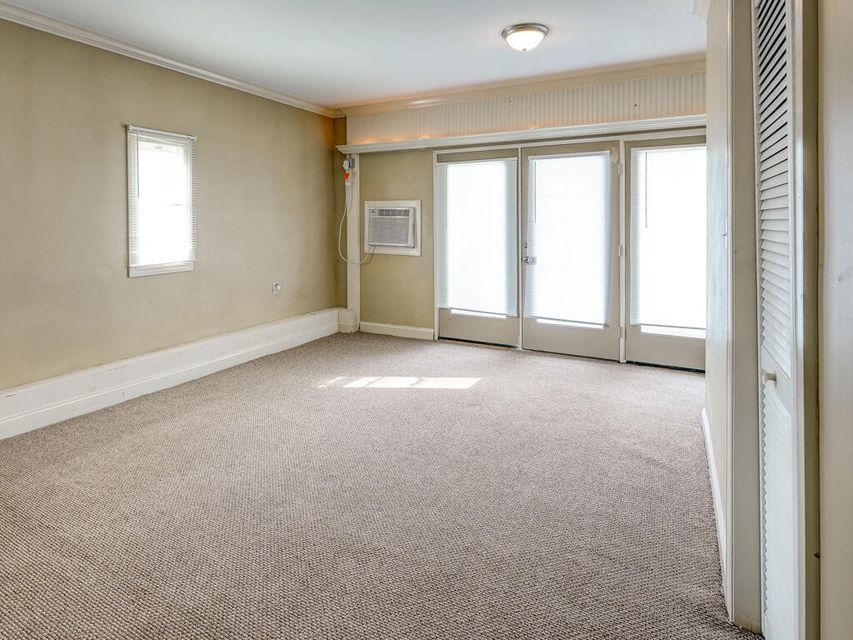 Photo #26: 400 Twin Oaks Drive