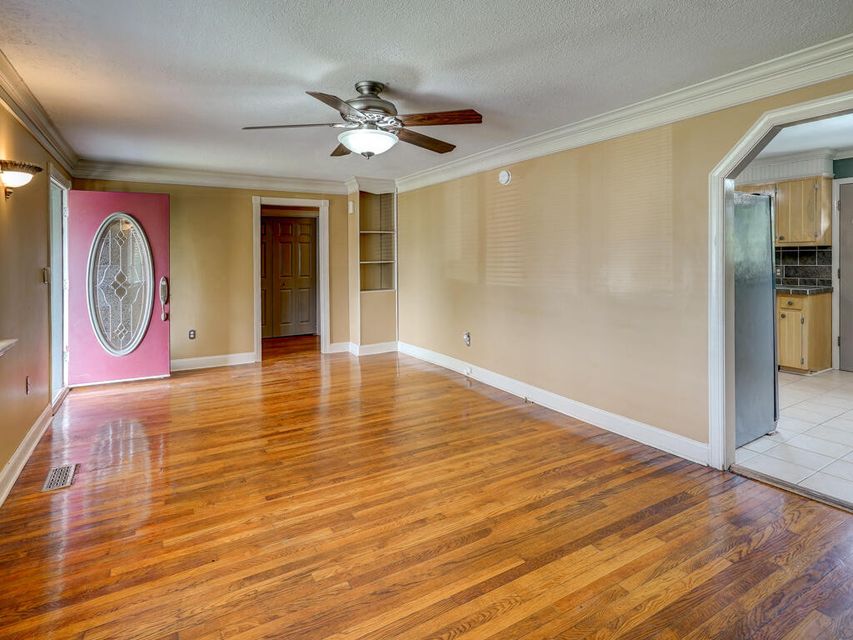 Photo #19: 400 Twin Oaks Drive