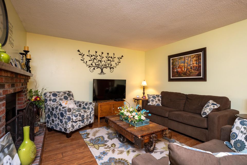 Photo #7: 136 Pebble Drive