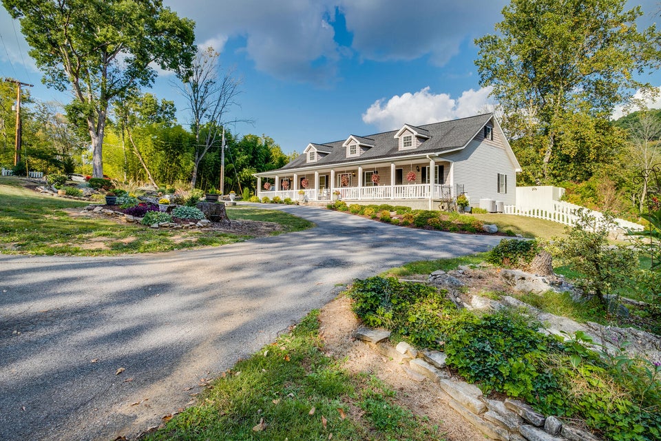 Photo #3: 2953 Cliffside Road