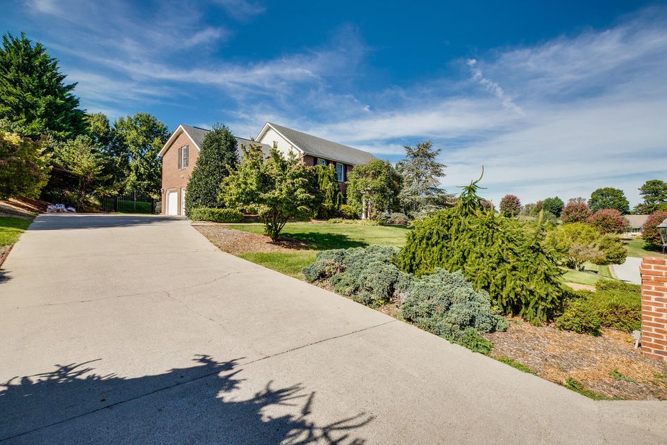 Photo #3: 1123 Keeview Drive