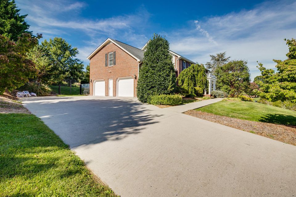 Photo #4: 1123 Keeview Drive