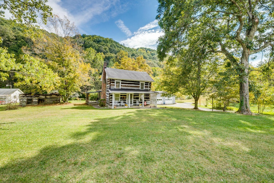 Photo #6: 4145 Reservoir Road