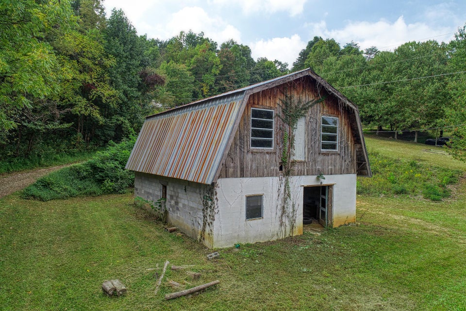Photo #11: 420 Bearfield Road