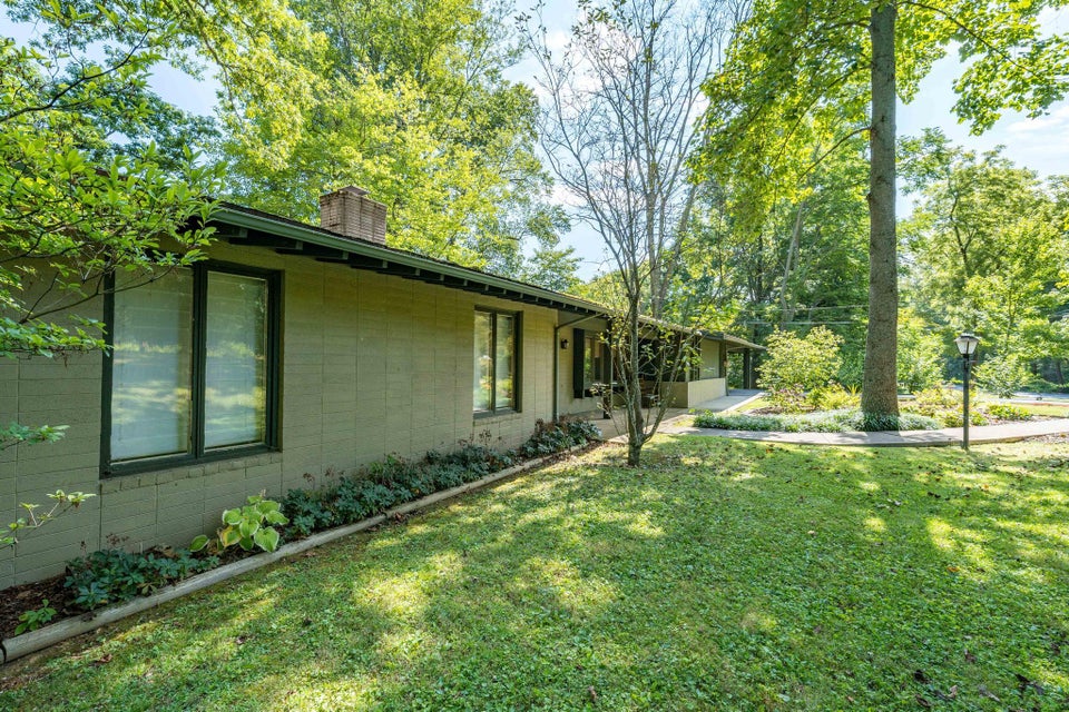 Photo #34: 1300 Iris Avenue