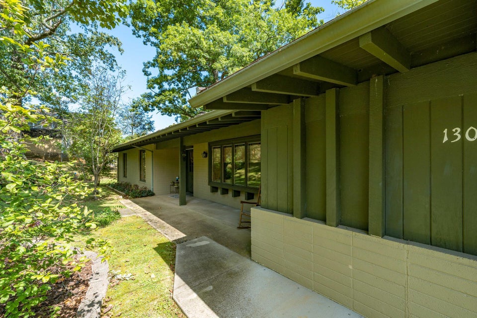 Photo #3: 1300 Iris Avenue