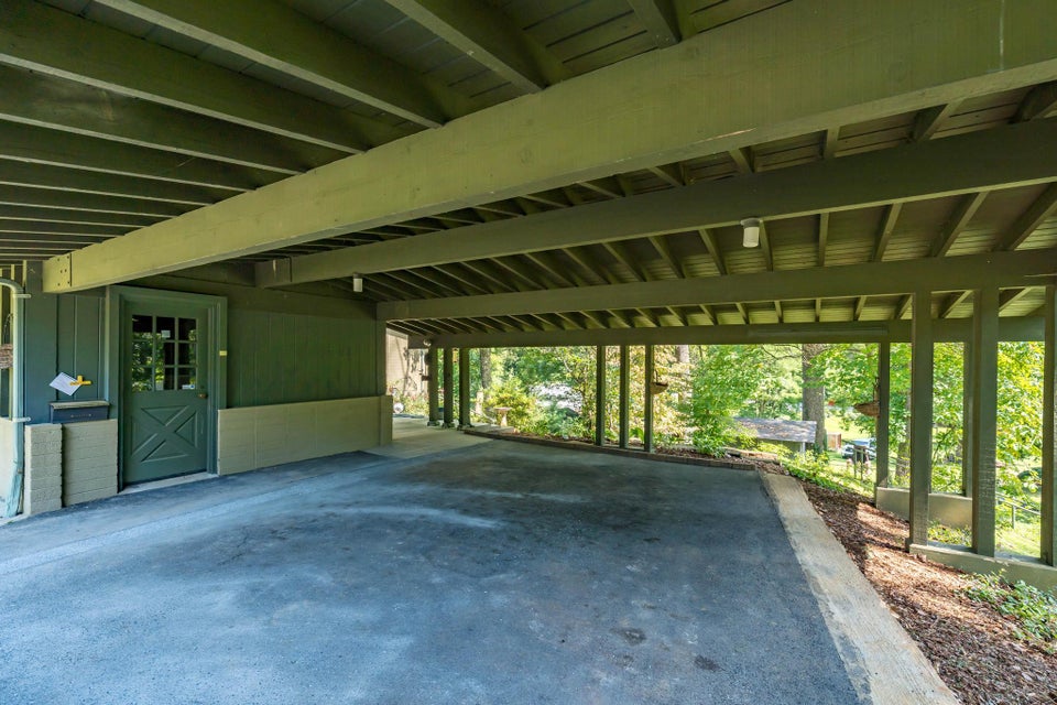 Photo #33: 1300 Iris Avenue