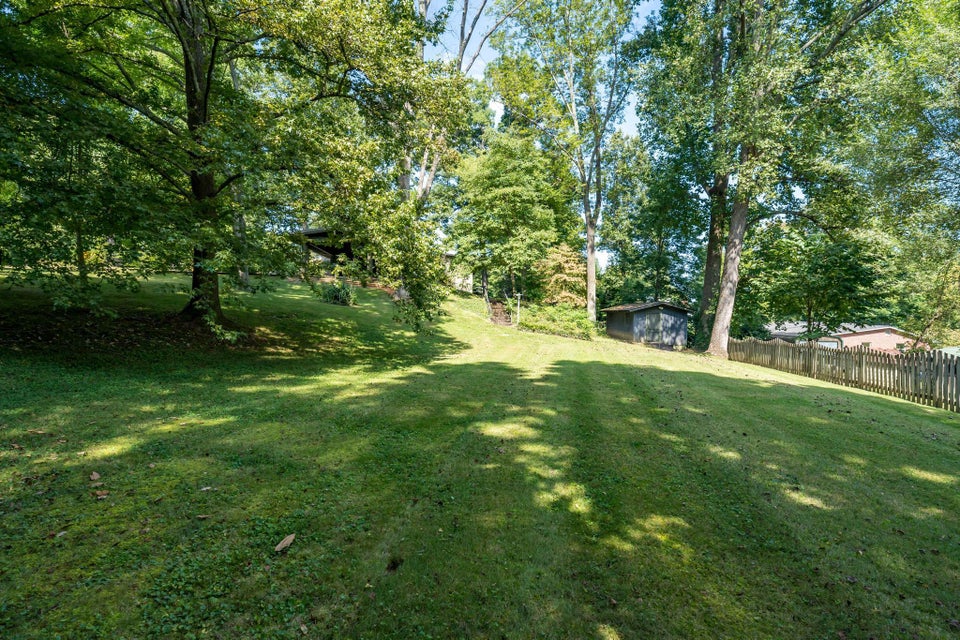 Photo #25: 1300 Iris Avenue