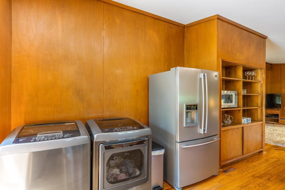 Photo #10: 1300 Iris Avenue