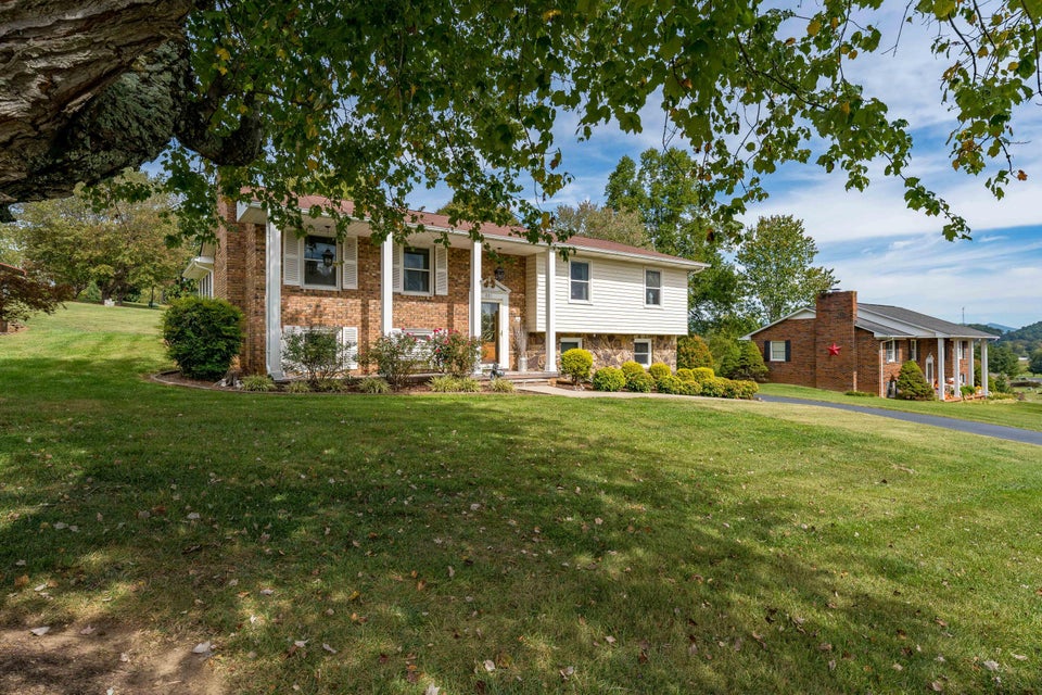 Photo #6: 801 Redwood Drive