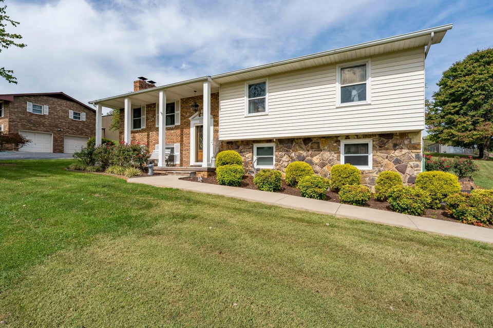 Photo #5: 801 Redwood Drive