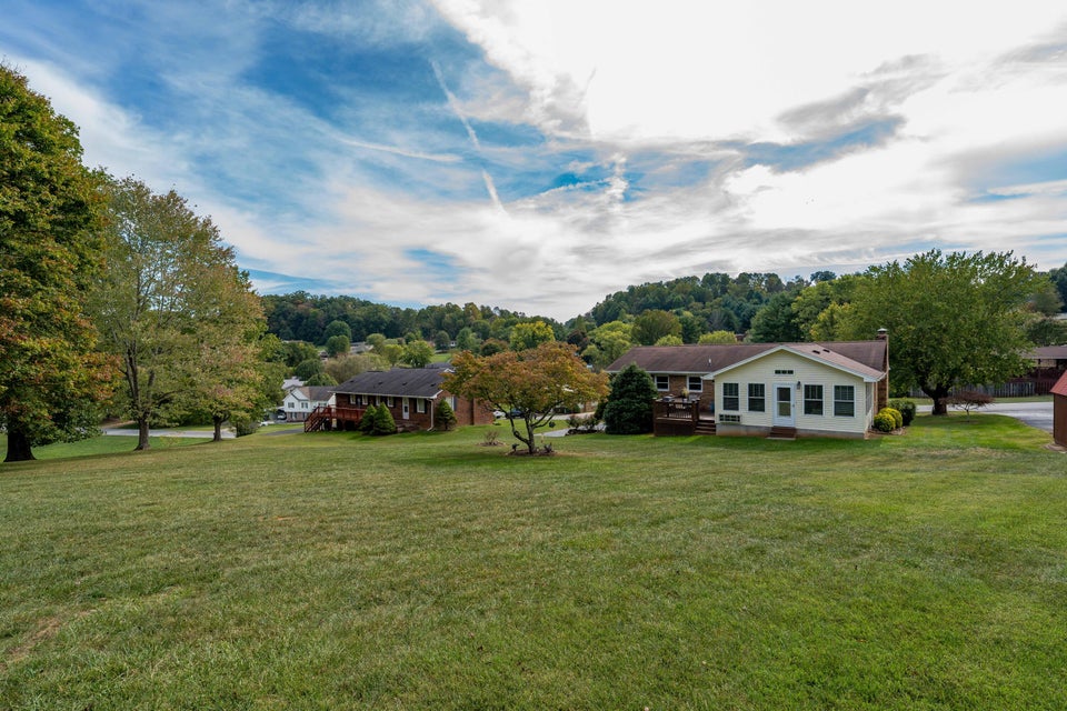 Photo #46: 801 Redwood Drive