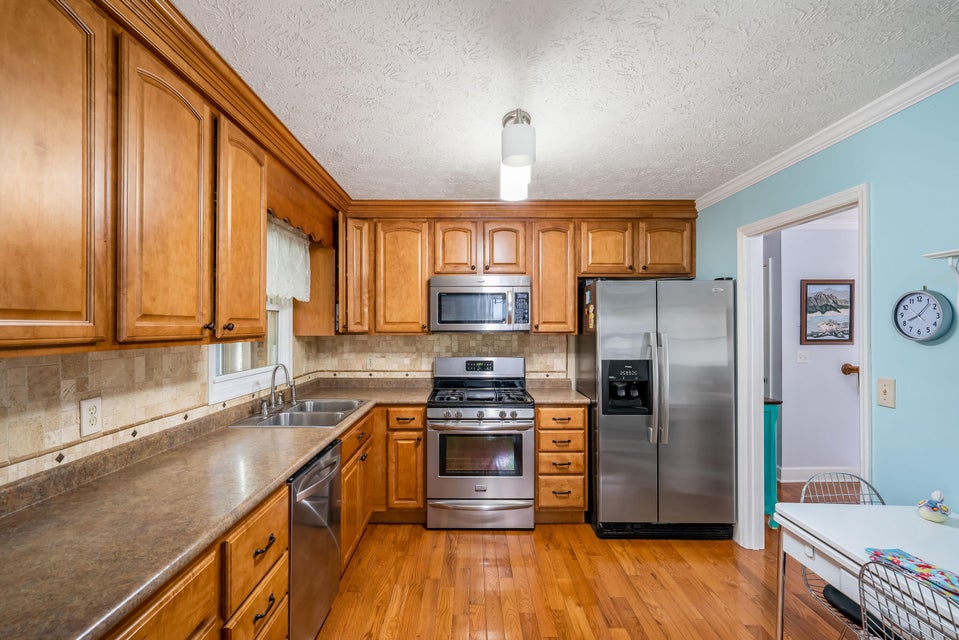 Photo #18: 801 Redwood Drive